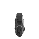 Ein schwarzer Nordica DOBERMANN 5 RD-93 SOFT L.C. 2026/2027 Stiefel wird von unten gezeigt, wobei detaillierte Laufflächenmuster, Griffstrukturen und ein kleines rechteckiges Etikett in der Mitte der Sohle vor einem schlichten weißen Hintergrund hervorgehoben werden.
