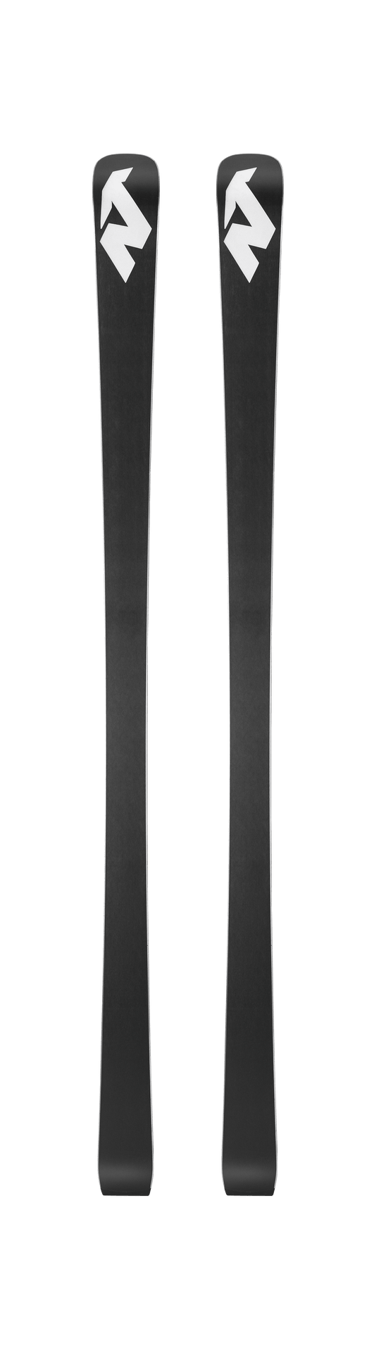Ein Paar Nordica DOBERMANN GSJ PLATE 2026/2027 Skier in schwarz mit weißen geometrischen Logos in der Nähe der Spitzen, die von oben auf weißem Hintergrund dargestellt werden - ideale Junior Riesenslalom Rennski für aufstrebende Rennfahrer.