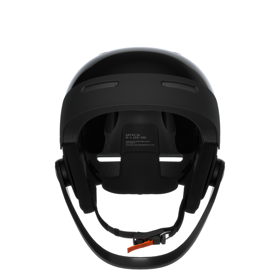 Die Frontansicht des schwarzen POC Sports Poc Artic SL Mips Slalomhelms zeigt die Innenpolsterung, den orangefarbenen Kinnriemen, den MIPS-Integra-Schutz und die oberen Belüftungsöffnungen.