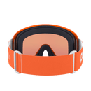 Die POC Sports POCito Opsin Skibrille hat einen breiten, verstellbaren Riemen und orange getönte Gläser, die von hinten gezeigt werden, um die komfortable Polsterung und den Nasensteg hervorzuheben.