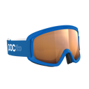 Die POC Sports POCito Opsin Kinder-Skibrille mit blauem Rahmen, reflektierenden Gläsern in Partly Sunny Light Orange und einem Band mit weißem Logo ist auf einem schlichten weißen Hintergrund zu sehen.