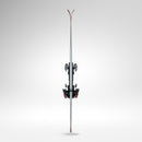 Ein Paar Rossignol HERO ATHLETE GS R22 2026/2027 Skier mit Bindung steht aufrecht, von vorne gesehen vor einem Hintergrund mit Gefälle. Die Spitzen sind oben nach oben gebogen und für U14- und U16-Rennläufer konzipiert.