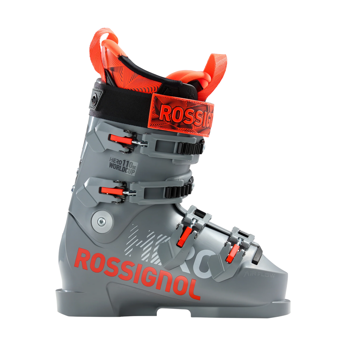 Der Rossignol HERO WORLD CUP 70 SC - POWER GREY 2026/2027 ist ein alpiner Juniorenskischuh in Grau und Orange mit drei Schnallen, einem auffälligen ROSSIGNOL-Branding an der Seite und schwarzen und orangen Akzenten für einen auffälligen Look.