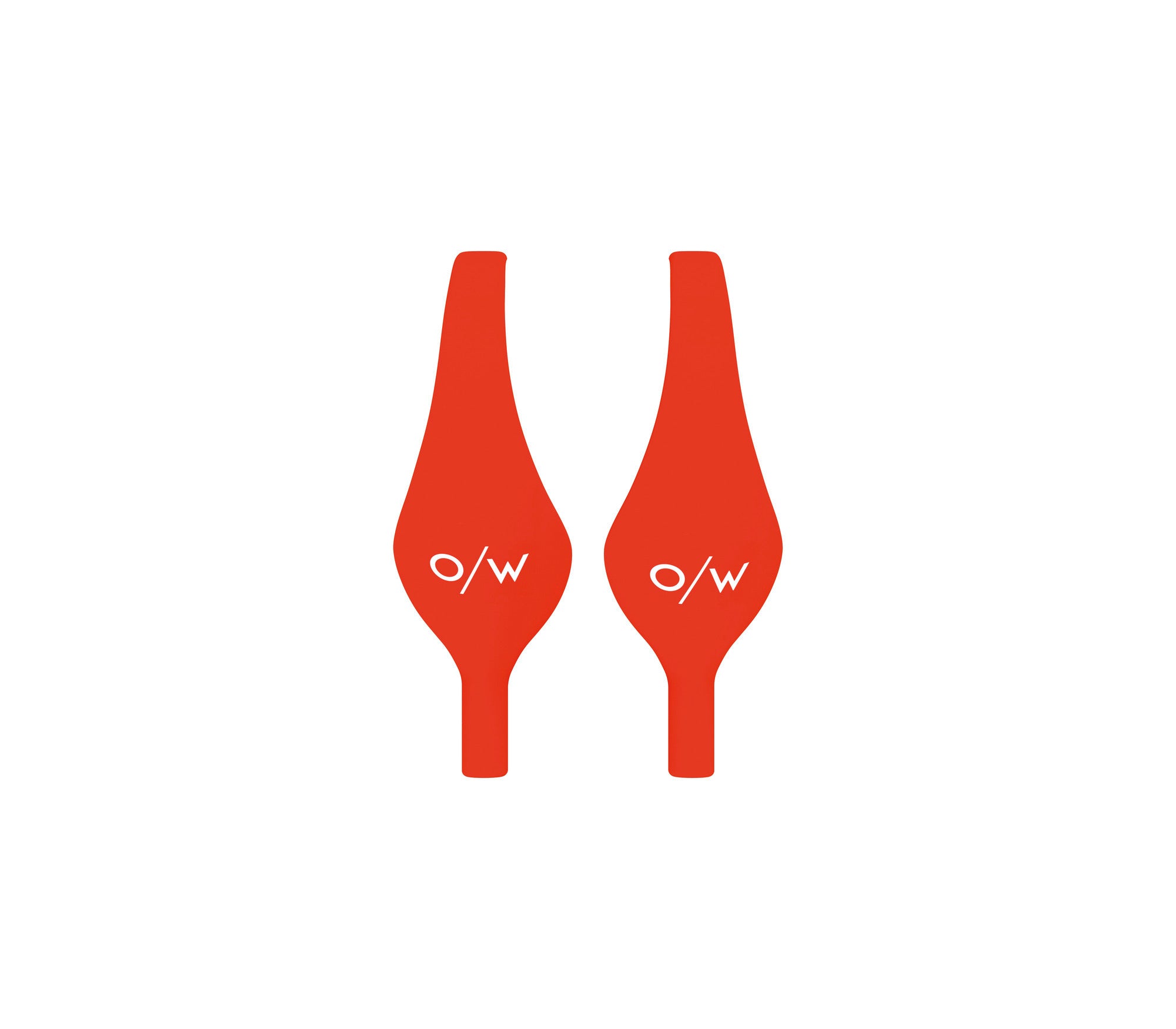 Zwei neonorangefarbene, paddelförmige One Way GATE GUARDs von One Way, jeweils mit weißem "O/W"-Schriftzug, sind nebeneinander auf weißem Hintergrund angebracht.