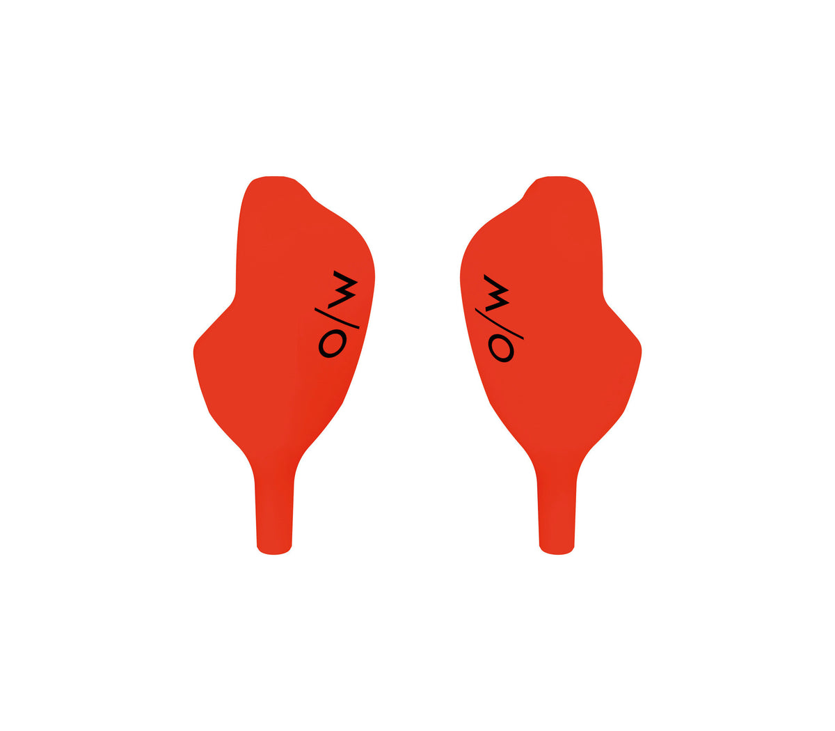 Zwei neonorangefarbene, paddelförmige One Way GATE GUARD WC-Objekte von One Way, die jeweils mit "M/O" in schwarzer Schrift gekennzeichnet sind, stehen auf weißem Hintergrund und zeigen in entgegengesetzte Richtungen.