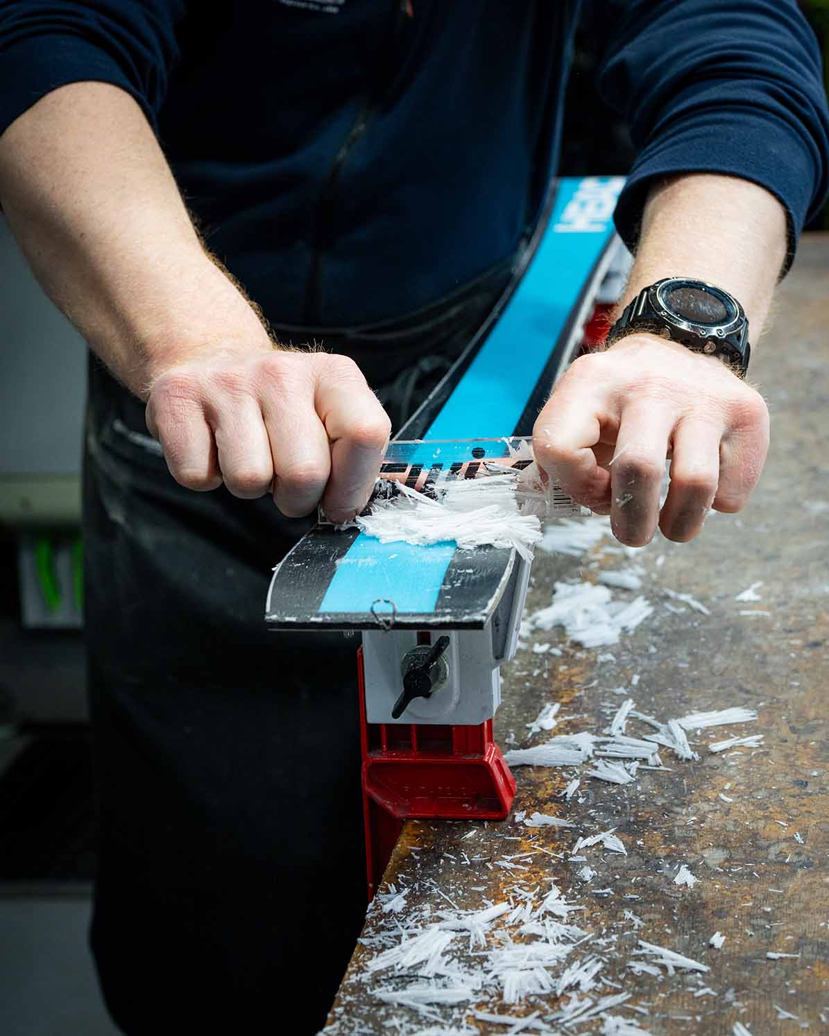 Ski richtig abziehen und ausbürsten – Profi-Tipps