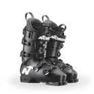 Ein Paar schwarze Nordica DOBERMANN 5 RD-93 EXTRA STIFF 2026/2027 Skischuhe mit weißen Logos, mehreren Schnallen und Power Straps sind auf einem schlichten weißen Hintergrund abgebildet.