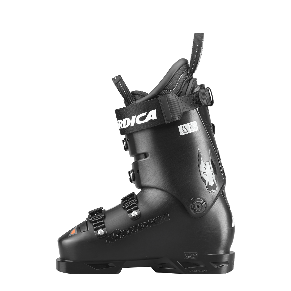 Ein schwarzer Nordica DOBERMANN 5 RD-93 SOFT L.C. 2026/2027 Rennschuh mit drei verstellbaren Schnallen und einem Klettverschluss, mit einem Wolfslogo und Branding an der Seite, im Profil auf weißem Hintergrund dargestellt.