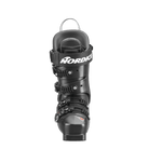 Eine Vorderansicht des schwarzen Nordica DOBERMANN 5 RD-93 SOFT L.C. 2026/2027 Race Boot, die mehrere Schnallen und ein markantes weißes Nordica-Logo auf dem oberen Riemen zeigt.