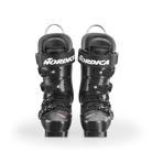 Ein Paar schwarze Nordica DOBERMANN 5 RD-93 SOFT L.C. 2026/2027 Rennstiefel wird von vorne gezeigt, wobei die Schnallen und die gepolsterten Innenseiten vor einem schlichten weißen Hintergrund hervorgehoben werden.