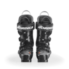 Ein Paar schwarze Nordica DOBERMANN 5 96 L.C. MEDIUM 2026/2027 Skischuhe, die von vorne gezeigt werden, mit mehreren Schnallen und weißen Nordica-Logos auf den Riemen, vor einem schlichten weißen Hintergrund.