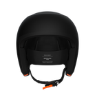 Der von hinten gezeigte schwarze POC Sports Poc Skull Dura X Mips Helm zeichnet sich durch seine gepolsterte Innenausstattung, den verstellbaren Riemen mit orangefarbenem Anhänger, die Kennzeichnung der Größe Medium-Large (55-58), die matte Oberfläche, das moderne Design und den fortschrittlichen MIPS-Integra-Schutz aus.