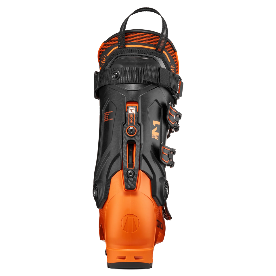 Tecnica Mach1 MV 130 TD2 GW Skischuh in Orange – Rückansicht mit T-Drive 2.0