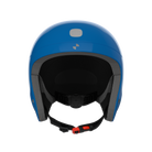 Frontansicht des POC Sports POCito Skull Helms in Blau mit schwarzer und grauer Innenpolsterung, einem verstellbaren schwarzen Kinnriemen und einer roten Schnalle.
