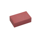 Ein rechteckiger roter Maislinger Snoli SNOLI Kantenbrechgummi sehr fein 65x40x20mm, ideal für die Feinabstimmung der Skikanten, ist auf weißem Hintergrund abgebildet.