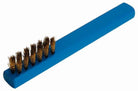 Die Holmenkol-Feilenbürste hat einen blauen Griff und eine Reihe steifer Metallborsten, die sich perfekt zum Reinigen von Feilen oder zum Entfernen von Eisenspänen eignen, abgebildet vor einem weißen Hintergrund.