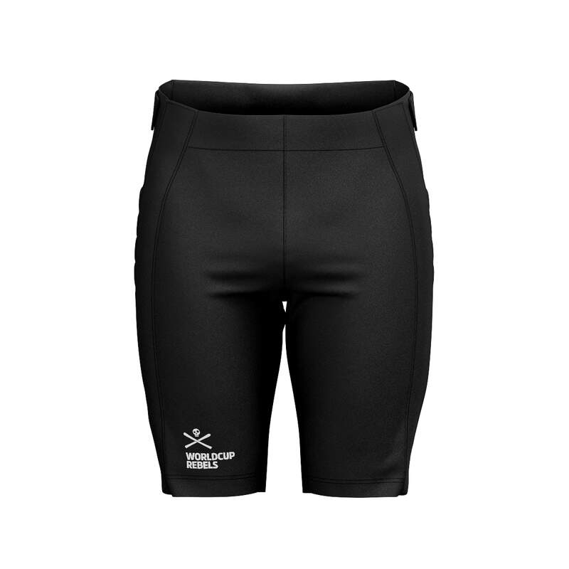 Die HEAD Race Shorts Junior 2026/2027 sind schwarze sportliche Kompressionsshorts mit "Worldcup Rebels" und einem kleinen weißen Logo auf dem linken Oberschenkel, ideal für junge Rennfahrer und wasserabweisend, auf einem schlichten weißen Hintergrund.