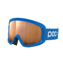 Die POC Sports POCito Opsin blue Kinder-Skibrille hat hellorange getönte, teilweise sonnenreflektierende Gläser und ein weißes POC-Logo auf dem Seitenband, das vor einem schlichten hellen Hintergrund abgebildet ist.