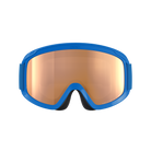 Die POC Sports POCito Opsin Skibrille für Kinder hat einen blauen Rahmen, eine große, hellorangefarbene, reflektierende Scheibe für teilweise sonnige Bedingungen und eine schwarze Schaumstoffpolsterung, die auf einem schlichten hellgrauen Hintergrund abgebildet ist.