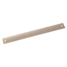 Die Maislinger Snoli SNOLI Radial Kantenfeile Titan 300x30mm, 9 TPI ist eine lange, flache Metallfeile mit feinen Rillen und zwei Endlöchern, perfekt für präzises Ski- und Snowboardkanten-Tuning, abgebildet auf weißem Hintergrund.