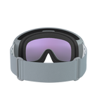 Eine POC Sports POC Fovea Schwimmbrille mit Clarity-Gläsern, hellgrauem Band und lila getönten Gläsern, von hinten mit dem Band nach vorne gezeigt.