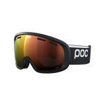 Eine POC Sports Fovea Mid Skibrille mit schwarzem Rahmen, orange getönten torischen, reflektierenden Gläsern und einem verstellbaren schwarzen Band mit weißem POC-Logo.