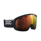 Die POC Sports Fovea Mid Skibrille verfügt über schwarz und orange getönte torische Gläser, ein reflektierendes Finish und ein verstellbares schwarzes Band mit dem weißen POC-Logo auf weißem Hintergrund.