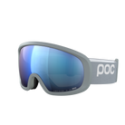 Hellgraue POC Sports Fovea Mid Skibrille mit breiter, reflektierender blauer Clarity-Glas-Scheibe und einem elastischen Band in Granite Grey mit weißem POC-Logo, abgebildet auf einem schlichten weißen Hintergrund.
