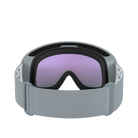 Eine POC Sports Fovea Mid Skibrille mit einem Rahmen und Band in Granite Grey, mit einer großen, reflektierenden, lila getönten Clarity-Scheibe, von hinten gezeigt, wobei das Band sichtbar ist.