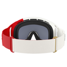 Ein Paar POC Sports POC Zonula Skibrillen mit verstellbarem rot-weißem Band, schwarzer Schaumstoffpolsterung und dunkel getönten Clarity-Gläsern, von hinten gesehen.