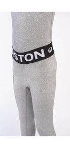 Nahaufnahme einer Schaufensterpuppe, die eine graue DISTON Cut Resistant Unterhose Junior - 4FIS Stars in CRG - CORE / Racing Fit von Diston trägt, mit schwarzem Bund und der Aufschrift EASTON in weißen Buchstaben.