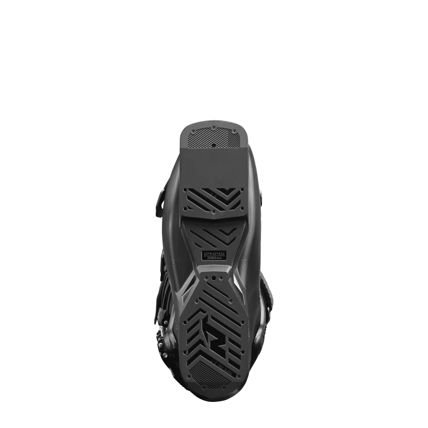 Unteransicht des Nordica DOBERMANN 5 SOFT L.C. BLACK von Nordica mit seiner strukturierten Sohle mit Performance-Traktionsmustern an Ferse und Spitze, zentriert auf einem weißen Hintergrund.
