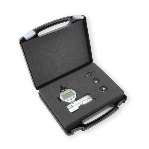 Der Baseman wir in einer praktischen Transportbox geliefert. Damit ist er sicher verpackt um ihn zuhause zu lagern oder auf reisen mitzunehmen. 