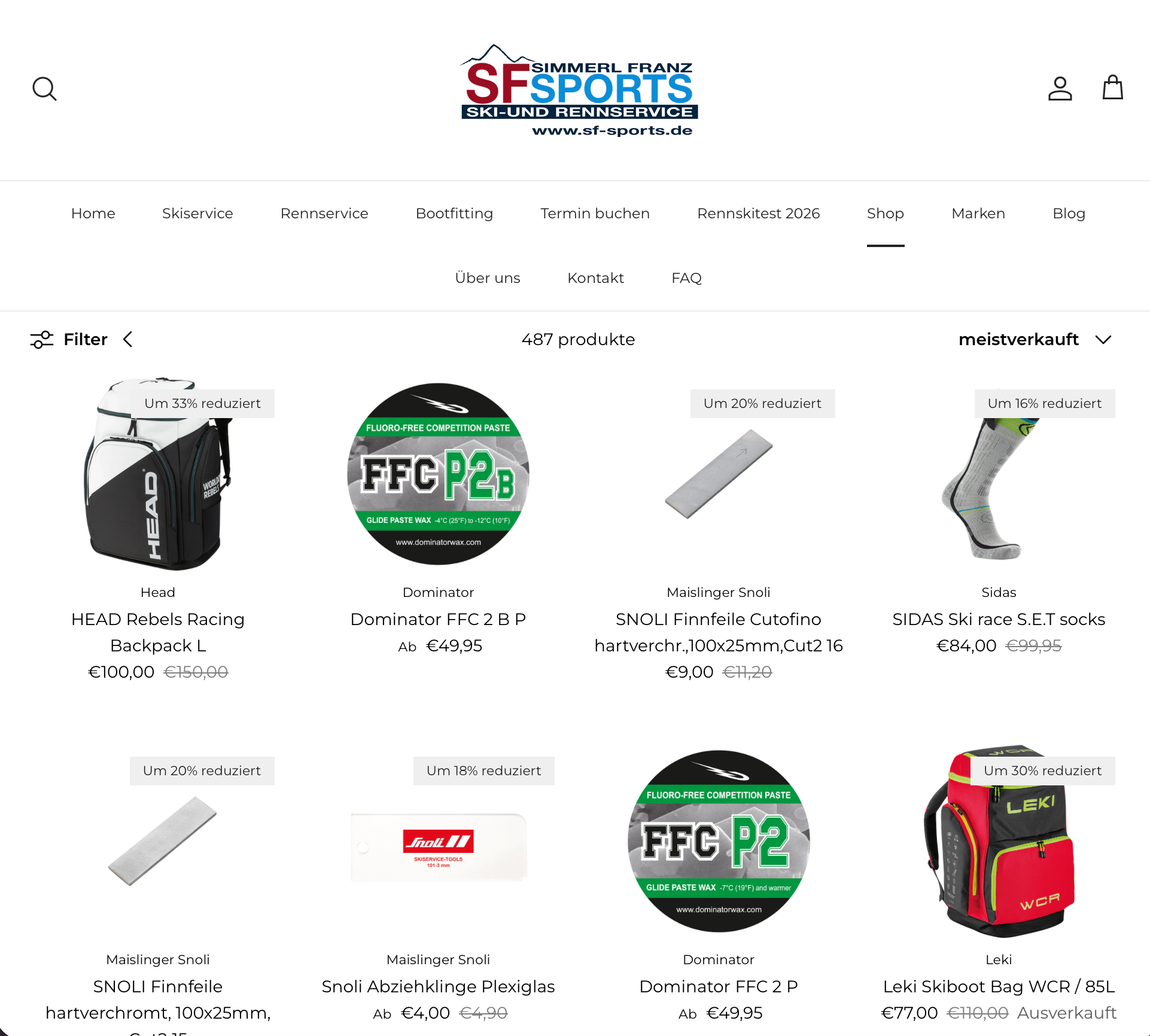 Screenshot eines Online-Sportshops mit Skiprodukten: Rucksäcke, Skiwachs, Tuning-Tools, Einlegesohlen und Taschen. Die Artikel enthalten Preise und Bilder, mit Filteroptionen auf der linken Seite und Produktsortierung nach Beliebtheit oben rechts.