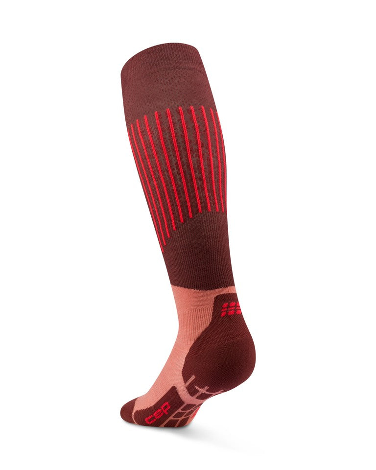Auf weißem Hintergrund ist eine einzelne ultraleichte CEP-Skisocke 3.0 für Damen in Braun und Dunkelrot mit vertikalen Linien und geometrischen Mustern abgebildet.