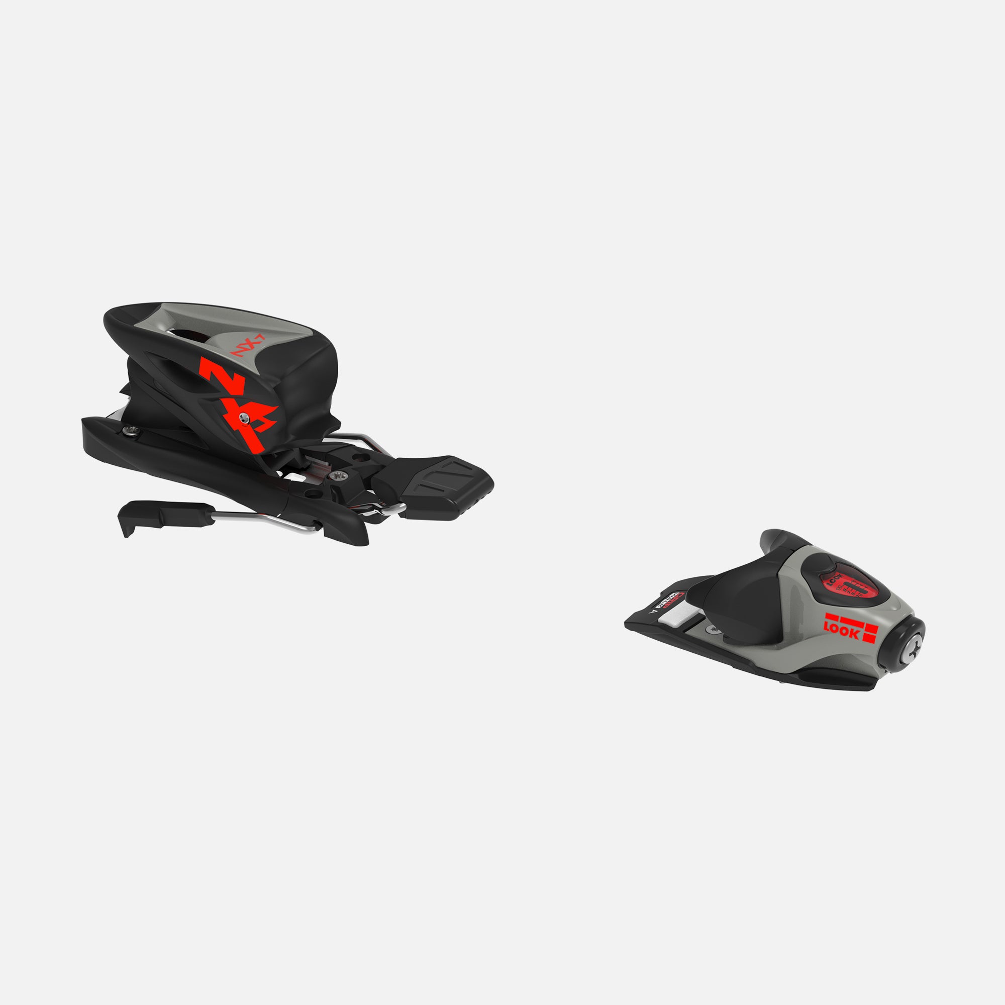 Die S.F. Sports Look NX 7 GW B73 Silver Red Junior-Skibindung in Schwarz, Grau und Rot wird mit Zehen- und Fersenstücken auf weißem Hintergrund angezeigt. Kompatibel mit GripWalk Sohlen für mehr Vielseitigkeit.