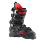 Ein schwarzer Rossignol HERO WORLD CUP ZJ+ Skischuh mit rotem und weißem Branding, vier verstellbaren Schnallen, Weltcup Race Fit und rot gepolstertem Innenfutter wird auf einem einfarbig weißen Hintergrund gezeigt.