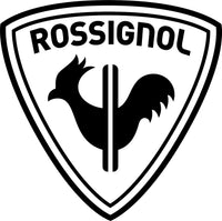 Ein schwarz-weißes Rossignol-Logo in Form eines Schildes mit einem stilisierten Hahn, der durch eine vertikale Linie geteilt wird, und dem Schriftzug ROSSIGNOL in fetten Buchstaben über dem Hahn.