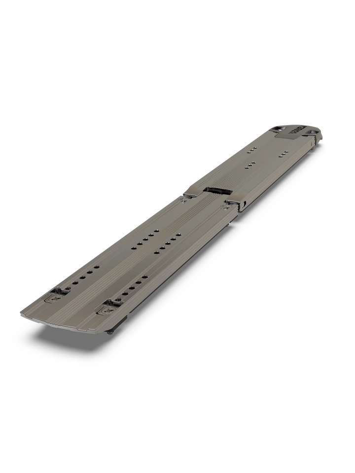 Marker Alu Pro Plate – Rückansicht der robusten Aluminiumplatte für Rennski-Bindungen. Entwickelt für präzise Kraftübertragung und maximale Performance im alpinen Skirennsport.