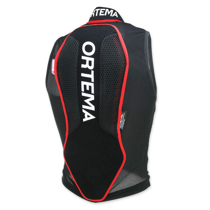 Die Ortema ORTHO-MAX Vest Light JUNIOR ist eine leichte, schwarz-rote Schutzweste mit Mesh-Einsätzen und dem Schriftzug ORTEMA" in großen weißen Buchstaben auf dem Rücken, die für Sport und körperliche Aktivitäten entwickelt wurde.