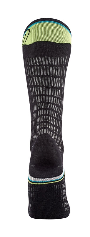 Die Sidas Ski Ultrafit Race Socke ist eine einfache schwarze Sportsocke mit einem hellgrünen Oberband und weiß-blauen Akzenten im Knöchelbereich, die ein gitterartiges Muster im gesamten Gewebe aufweist.